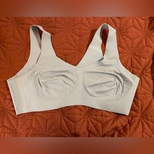 Smoothing v neck wireless wire free bra 2x